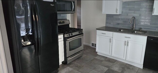 Foto del edificio - 18433 Fox