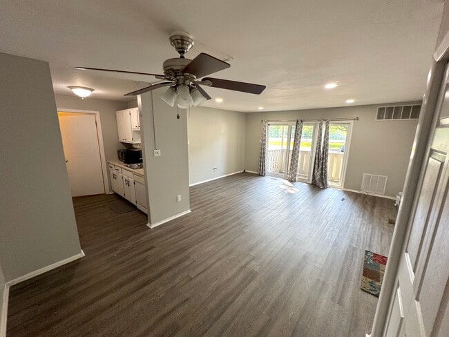 Building Photo - 1209 Braxton Ct