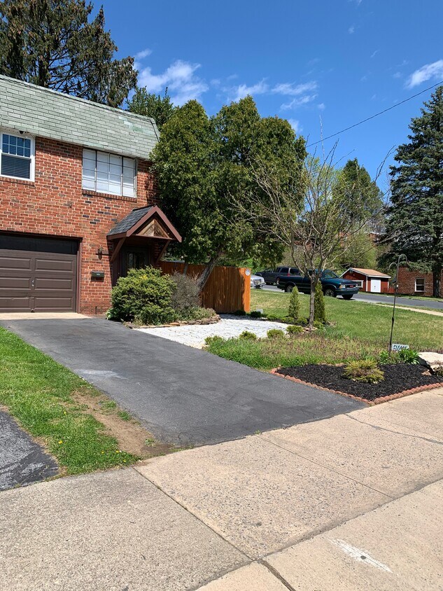 703 Dixon St, Allentown, PA 18103 House Rental in Allentown, PA