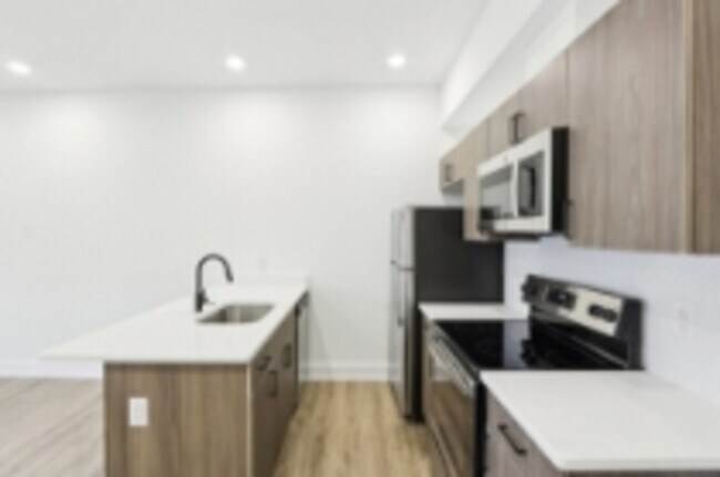 Building Photo - 6155 Ridge Ave