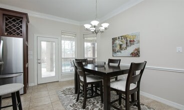 Building Photo - 1525 Briar Bend Dr