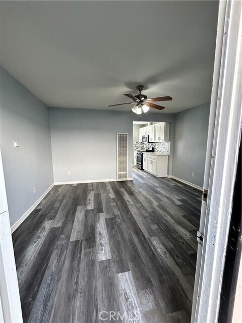 Foto del edificio - 11440 Old River School Rd