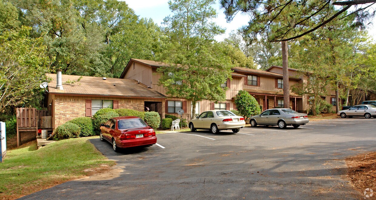 2511 Old Bainbridge Rd, Tallahassee, FL 32303 Apartments in