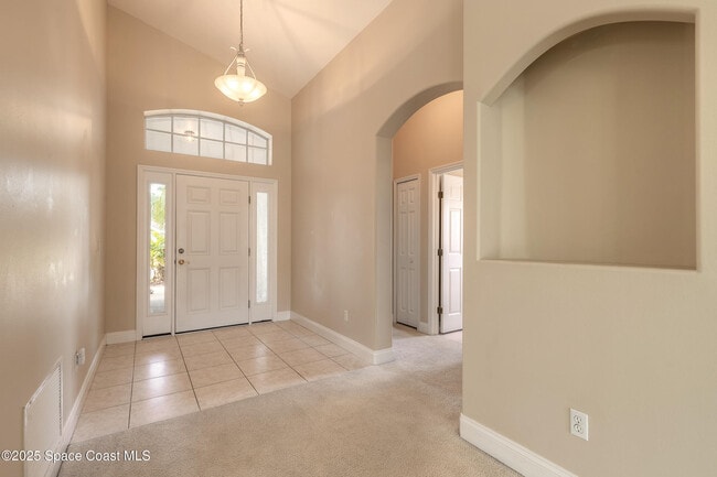 Building Photo - 1442 Areca Palm Dr