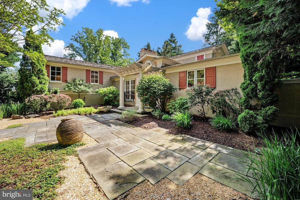 7711 Brookville Rd, Chevy Chase, MD 20815 House Rental in Chevy Chase