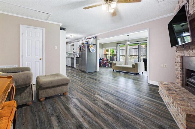 Building Photo - 1200 Joyce St