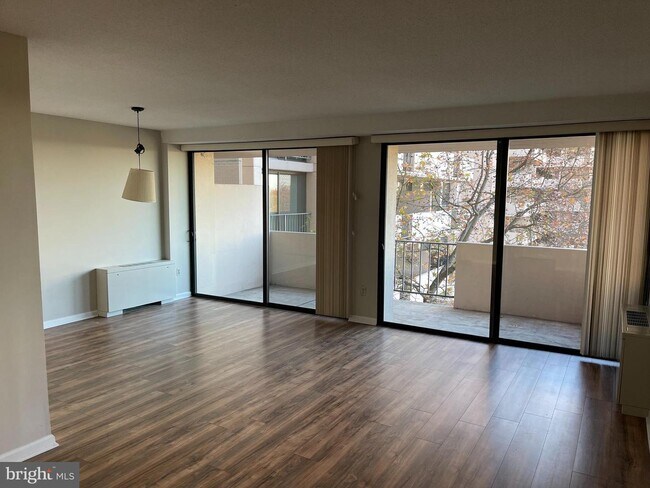 Foto del edificio - 4141 N Henderson Rd