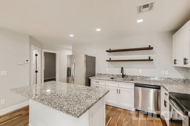 Foto del edificio - 4665 S 38th Ln