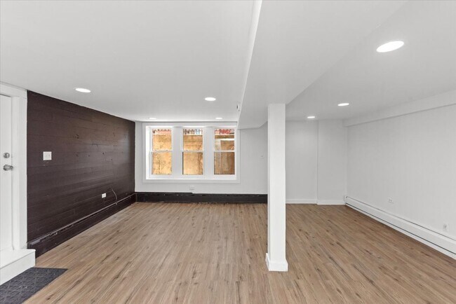 Foto del edificio - 2246 W Coulter St