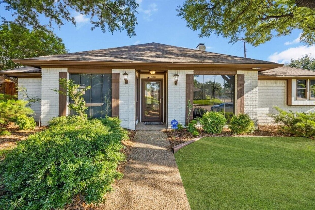 Foto principal - Coming Soon - Carrollton Rental