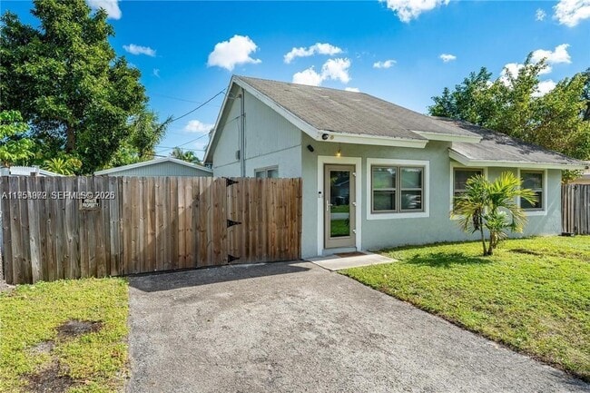 Foto del edificio - 4542 SW 25th Ave