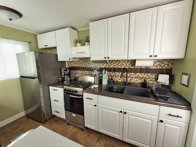 Building Photo - 308 N Foote Ave