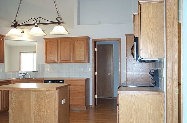 Foto del edificio - Coming Soon!... Large North Derby Beautiful Ranch Home in Stone Creek