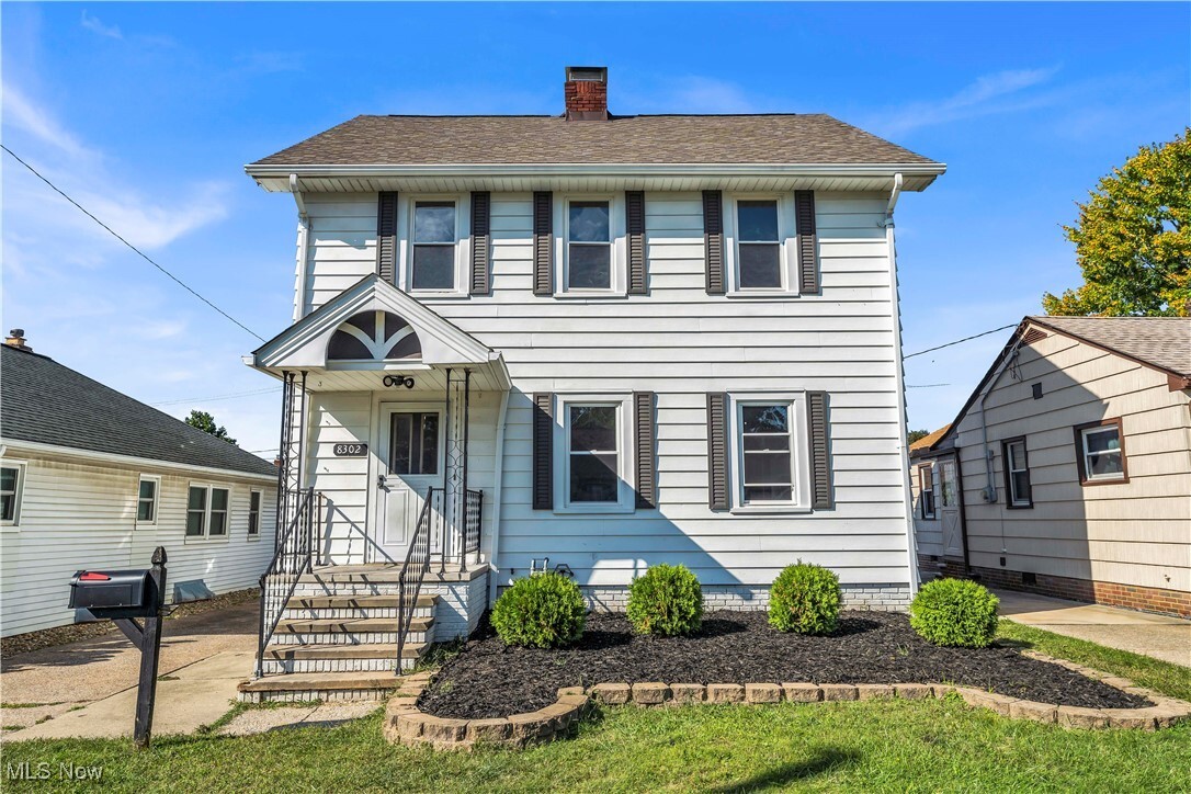 Primary Photo - 8302 Pinegrove Ave