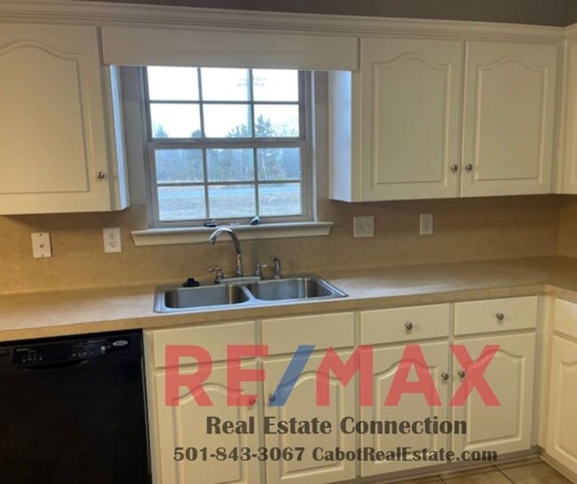 Building Photo - Sorry No Smoking and No Pets Permitted