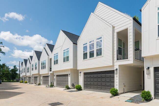 Foto del edificio - 5715 White Magnolia St.