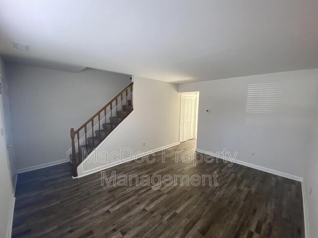 Building Photo - 16132 Clarence Ct