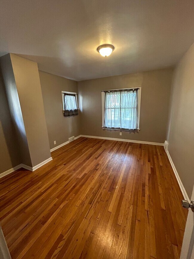 Foto del edificio - 4703 Stickney Ave
