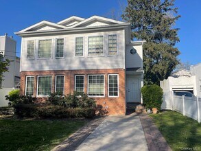 Building Photo - 66 Sagamore Hill Dr
