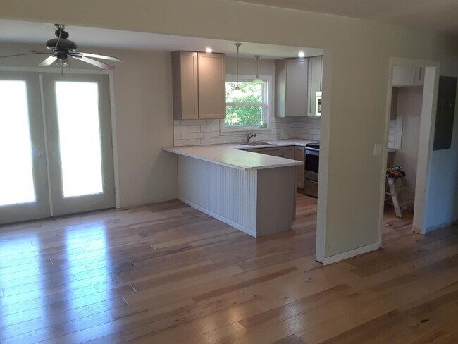 Foto del edificio - 830 Trotter Rd