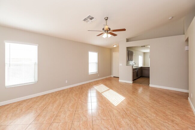 Foto del edificio - 631 N Williams St
