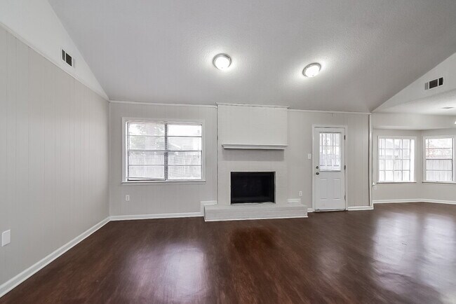 Building Photo - 7371 Hollorn Ln