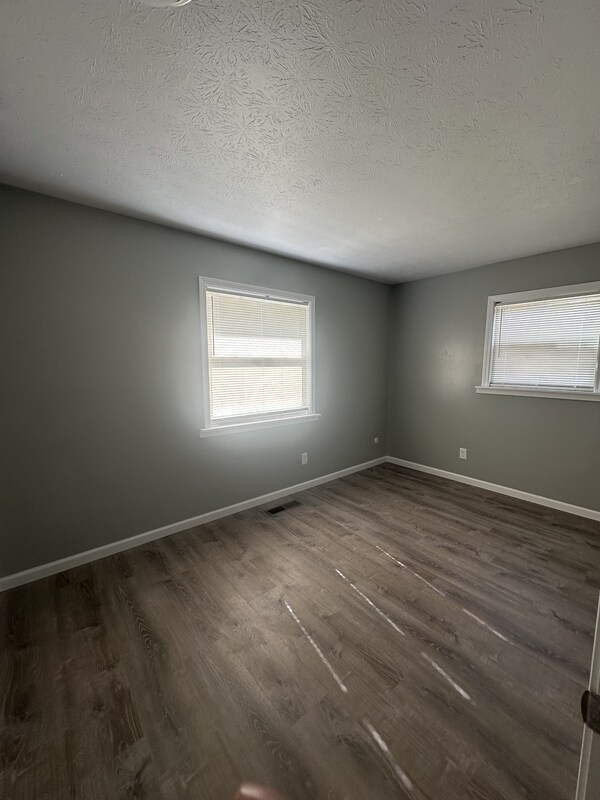 Foto del edificio - 186 Bernower Ave SW