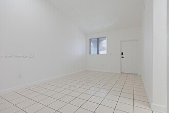 Building Photo - 1663 SE 27th Dr