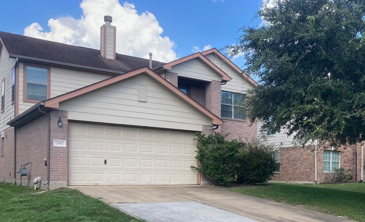 Foto principal - 2403 Gable Hollow Ln