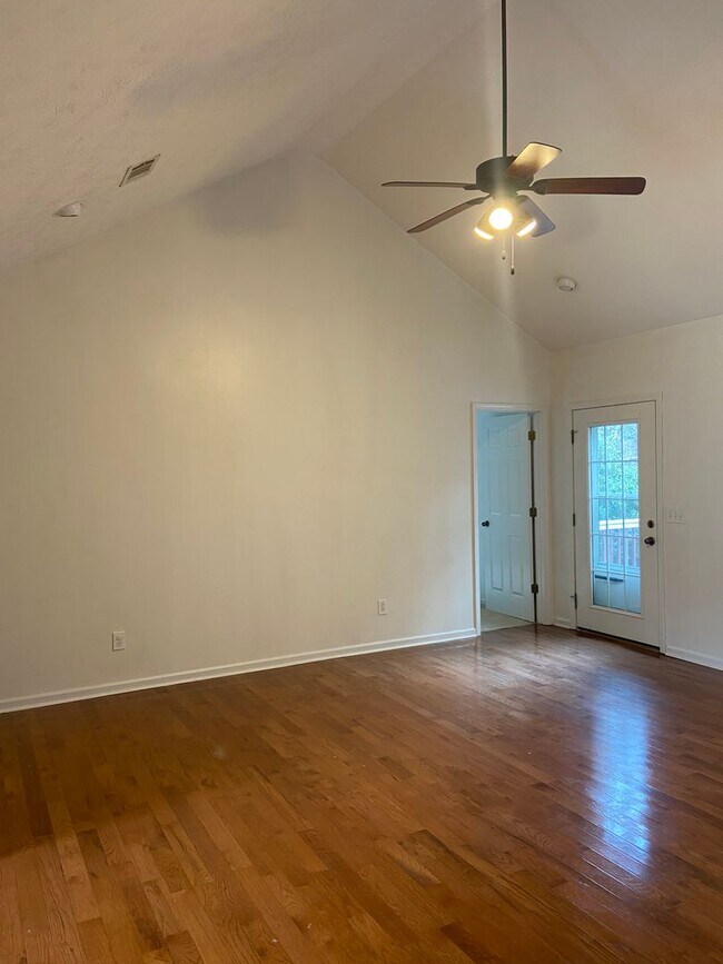 Foto del edificio - 940 Sandstone Ln