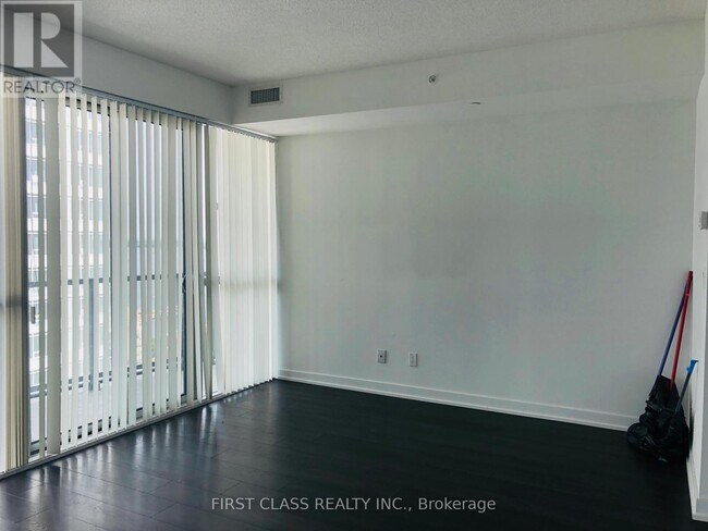 Photo du bâtiment - 20 Bruyeres Mews