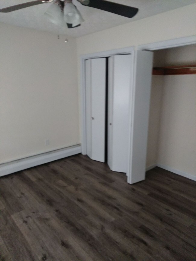 Foto del edificio - 236 E 3rd St