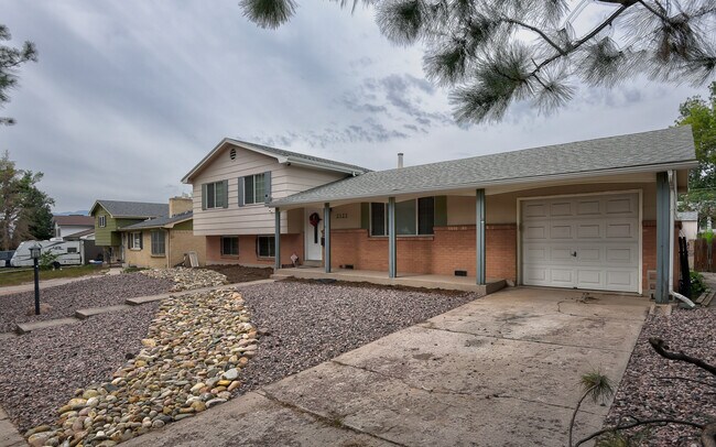 Building Photo - 2122 Clarkson Dr