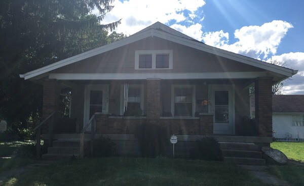 Primary Photo - 1504 N Gladstone Ave