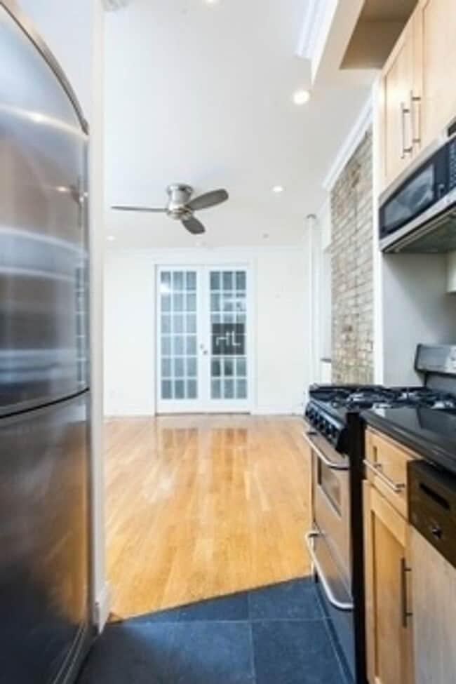 Building Photo - NO FEE One Bed in Kips Bay! Won't Stay on ...