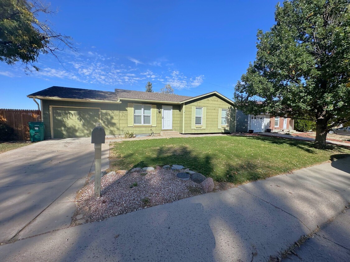 Primary Photo - 15501 E Jewell Pl