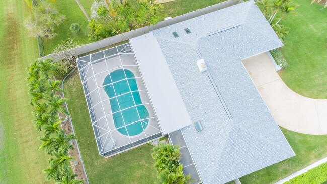 Foto del edificio - 6 Country Club Rd