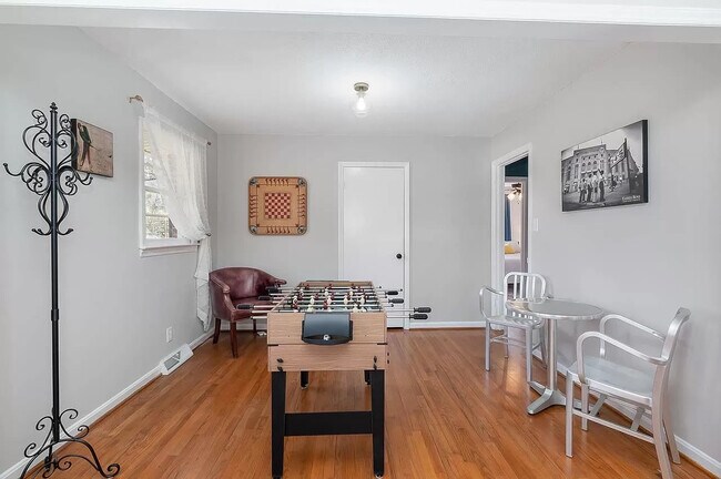 Building Photo - Room in Single Family Home on Archdale Dr