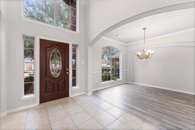 Building Photo - 16927 Terrace Park Dr