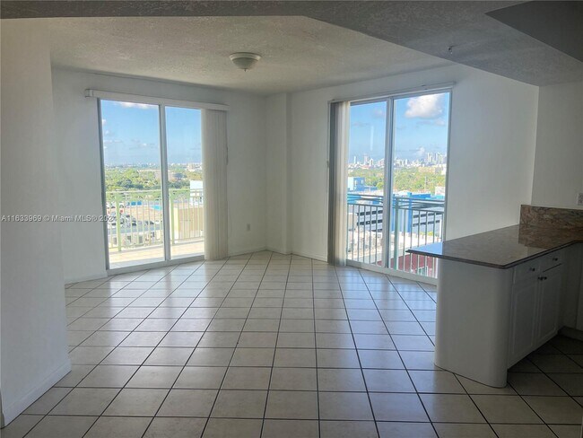 Building Photo - 3500 Coral Wy