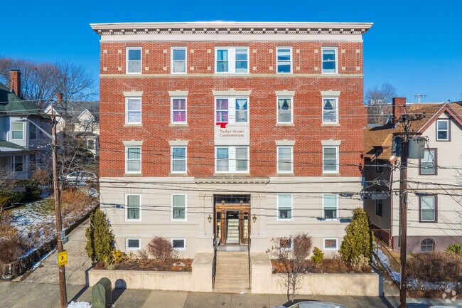 35 Tudor St - 35-35A Tudor St