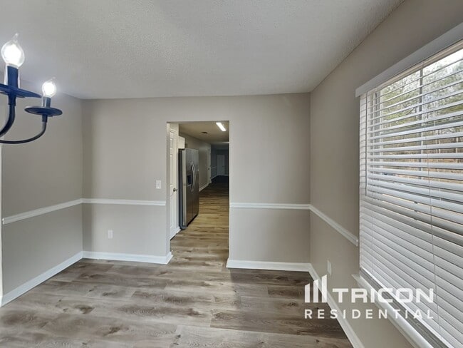 Building Photo - 413 Karli Ct
