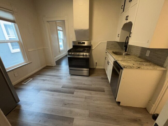 Foto del edificio - Located within walking distance of Weidner...
