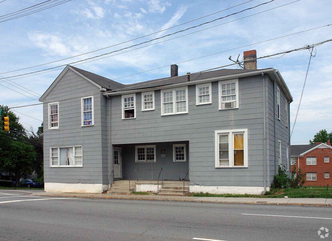 Primary Photo - 742 W English Rd