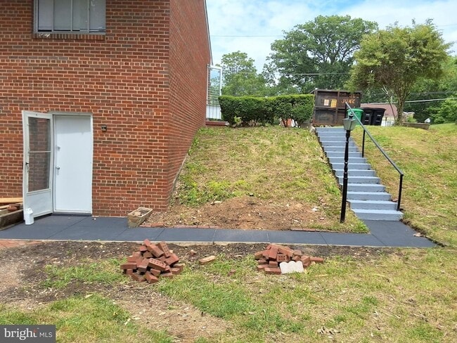 Building Photo - 5011 Woodland Blvd