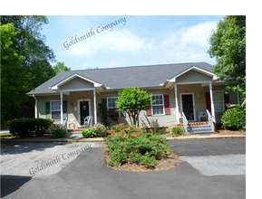 Building Photo - 207A Hillandale Rd