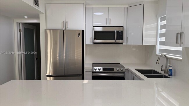 Foto del edificio - 6223 SW 131st Ct