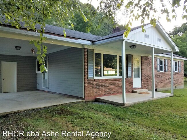 Building Photo - 2577 S Big Horse Creek Rd