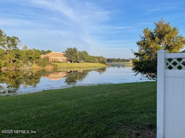 Foto del edificio - 1500 Calming Water Dr