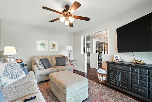 Building Photo - 3026 Ventura Dr